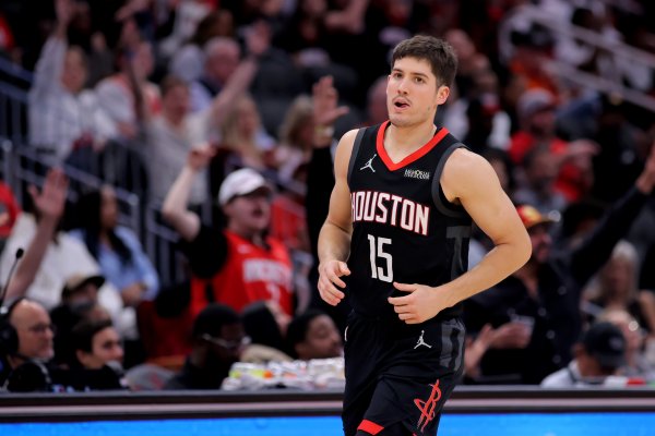 十大股票配资网站 外线没谱！谢泼德首节5中2拿到5分 三分4中1