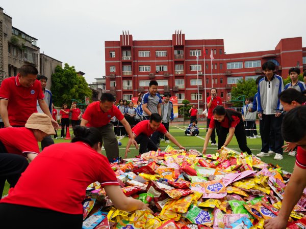 配资网站炒股 重庆科学城白市驿第一中学校：有趣、有爱、有方，构建学生全面心灵防护网